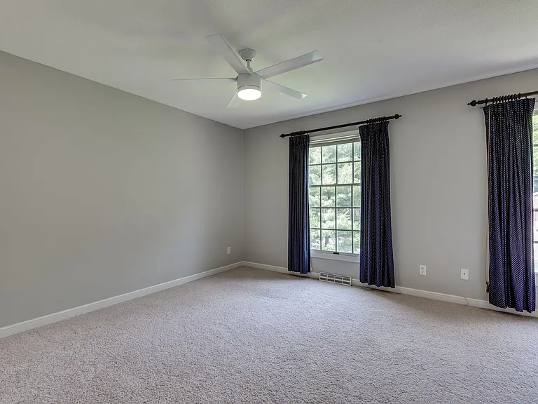 7116 Gleason Rd — Photo 14