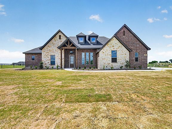 2nd image of 517 Longhorn Dr