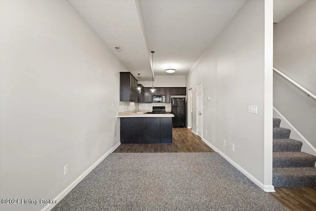 2 bed, 2.0 bath, 1000 sqft, $1,095 — Photo 2