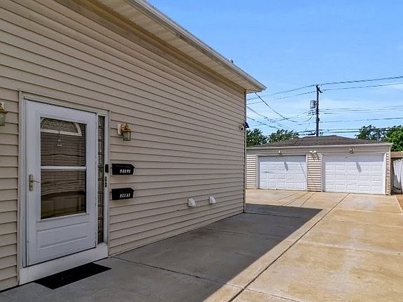 3rd image of 288 Meadowlawn Rd