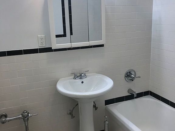 3rd image of 9420 66th Ave APT 6A