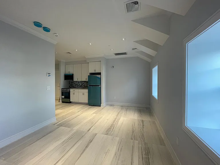 251 E Park Ave #1F — Photo 1