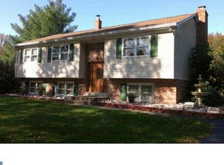 61 Stardust Dr, Newark, DE 19702