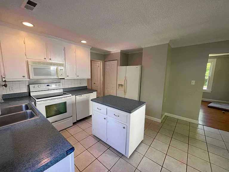 113 W Edgewood Dr — Photo 9