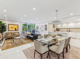 121 Crandon Blvd
