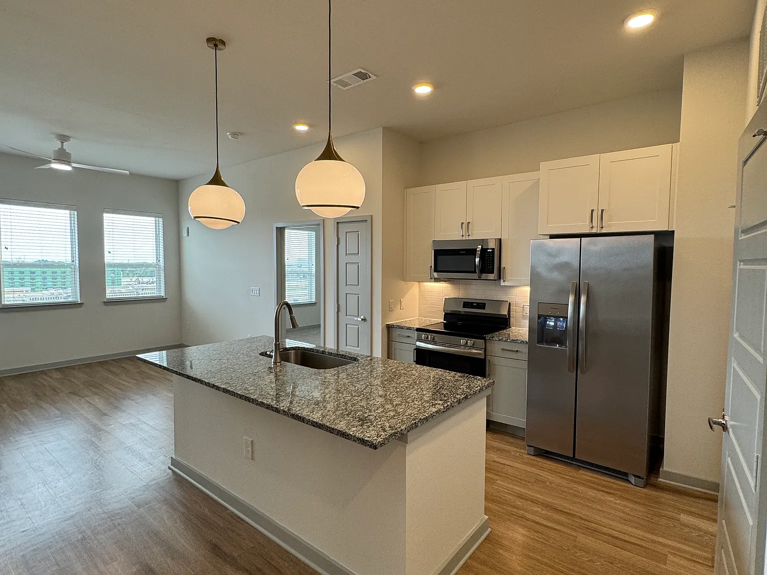 2 bed, 1165 sqft, $1,599 — Photo 1