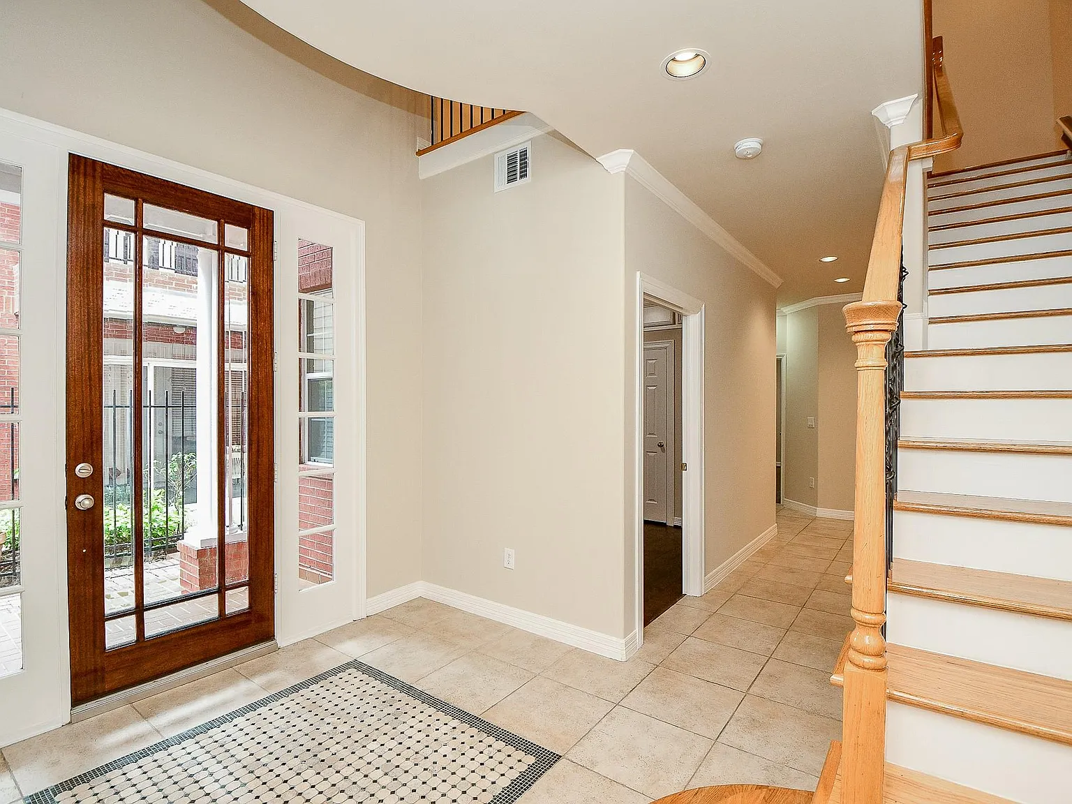 3 bed, 2.5 bath, 3009 sqft, $3,450 — Photo 3