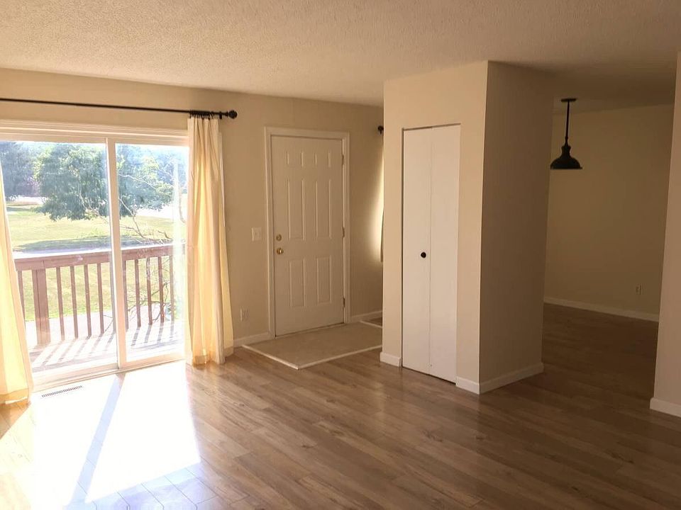 1st image of 5980 Briarcliff Ln APT C