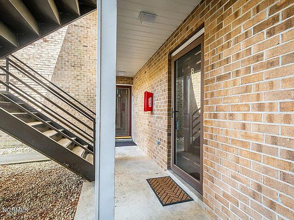 4th image of 2942 Mulberry Ln Unit B