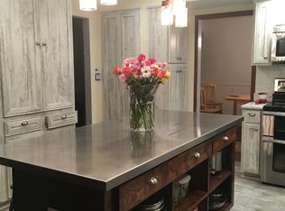 11370 Manchester Dr, Fenton, MI 48430