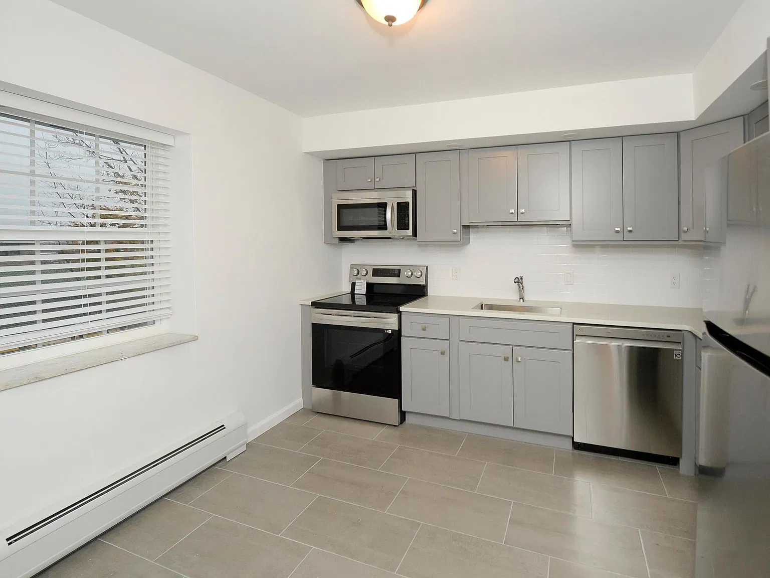 2 bed, $3,400 — Photo 2