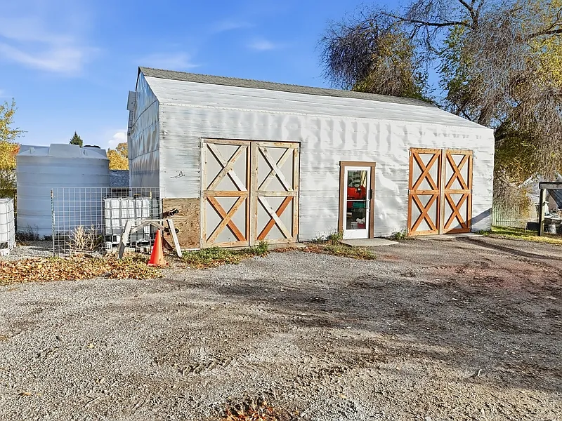 Studio, 1.0 bath, 43560 sqft, $1,500 — Photo 4