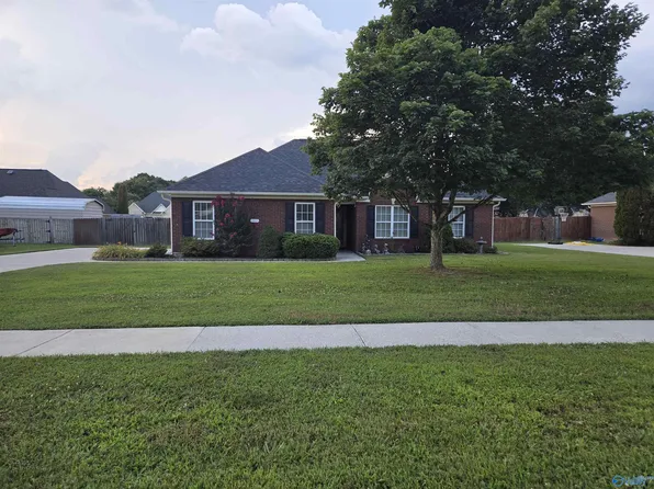 547 Wilson Mann Rd, Owens Cross Roads, AL 35763