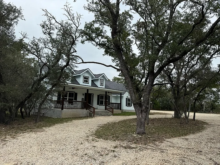 914 Bear Springs Trl — Photo 5