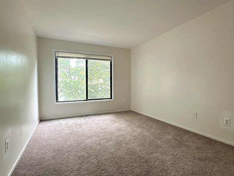 9325 Chadburn Pl — Photo 4