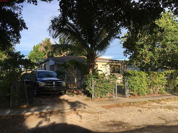 3rd image of 17061 NE 5th Ct