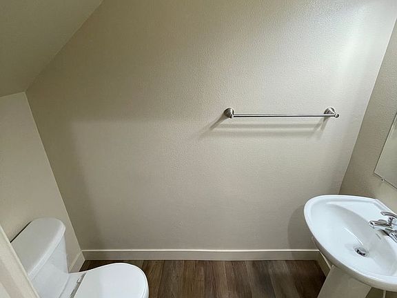 4th image of 400-468 S Catron St #444