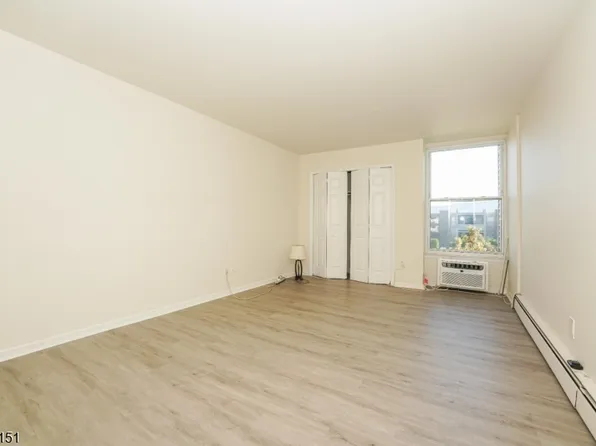 1 River Rd #3G, Nutley Twp., NJ 07110