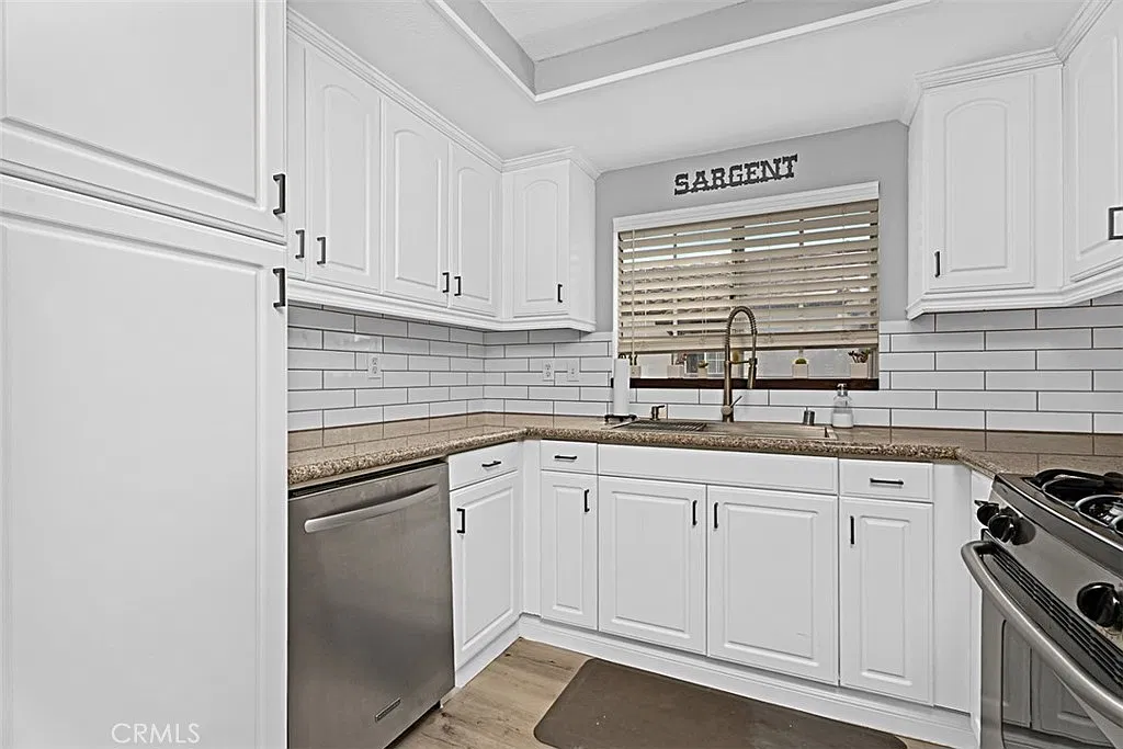 2 bed, 862 sqft, $3,100 — Photo 3