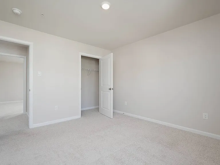 2085 Pomona Way — Photo 22