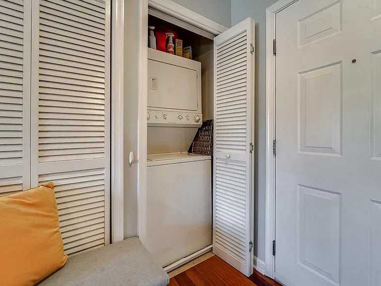 650 2nd St #4G — Photo 18