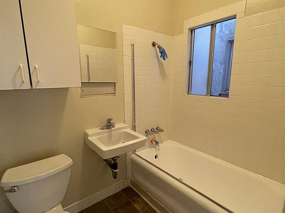 4th image of 1227-29 S Central Ave #9