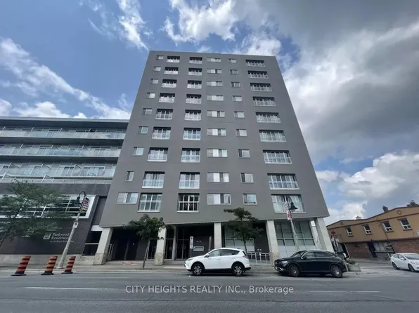 44 Bond St W #702, Oshawa, ON L1G 6R2