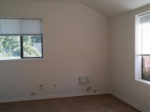 5th image of 4223 164th St SW APT B