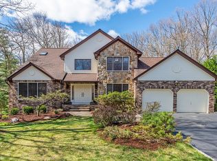215 Fairview Pl, Morris Plains, NJ 07950