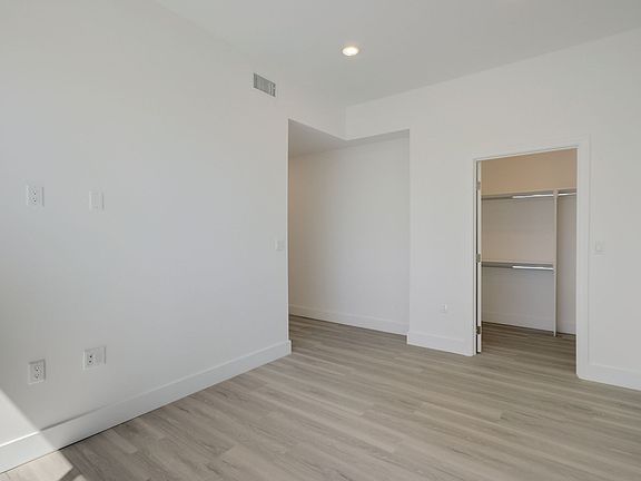 4th image of 549 N Heliotrope Dr #203
