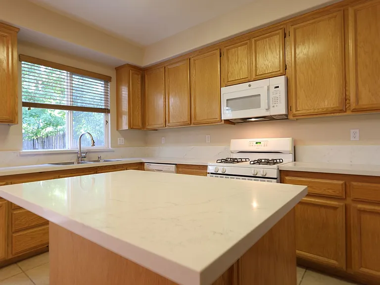 1908 Terracina Cir — Photo 3