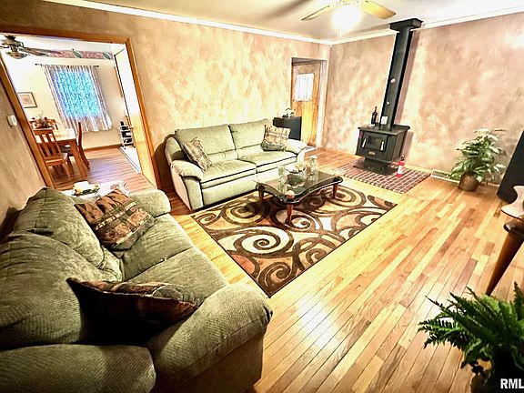2nd image of 413 Southville Dr