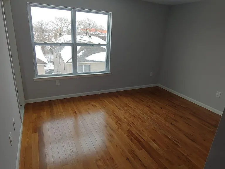 97 N 6th St #2 — Photo 3