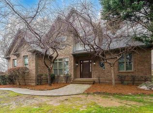 337 Greystone Glen Cir, Birmingham, AL 35242