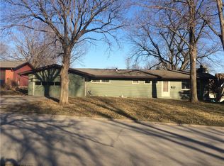 306 W 5th St, Pella, IA 50219