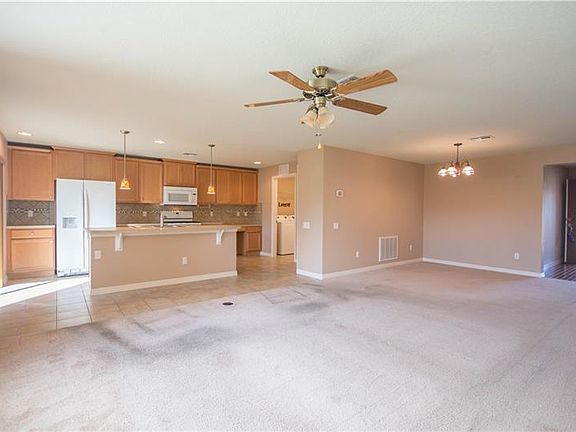 5th image of 525 Vista Sol Dr