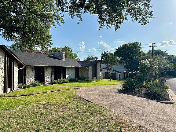 2nd image of 10606 Spicewood Club Dr