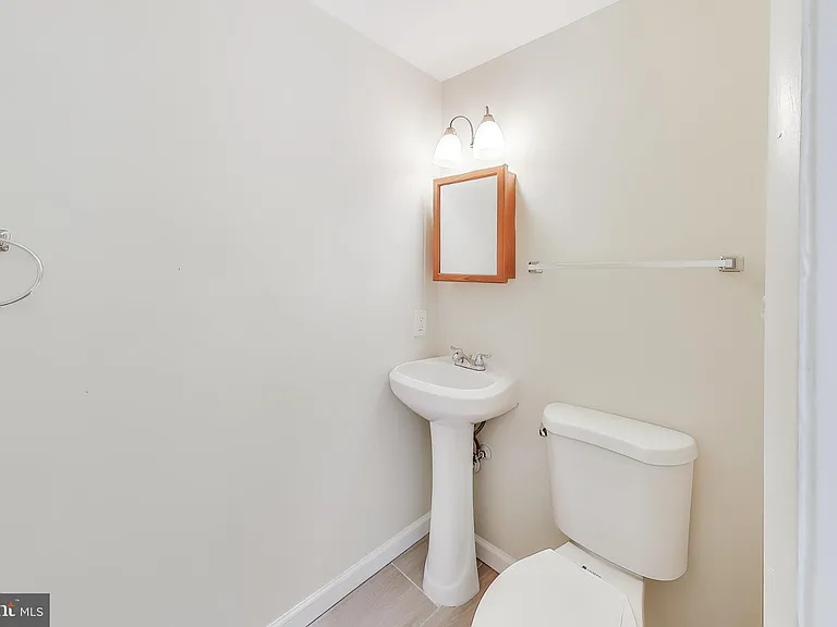 6403 Entwood Ct — Photo 15