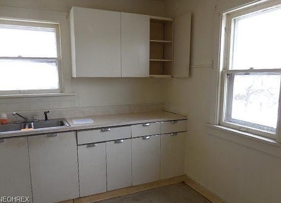 5th image of 13306 Union Ave