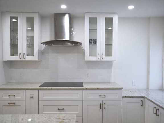 5th image of 19 Whispering Sands Dr APT 702