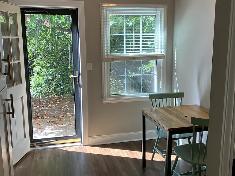 2336 Kenmore Ave #G — Photo 6