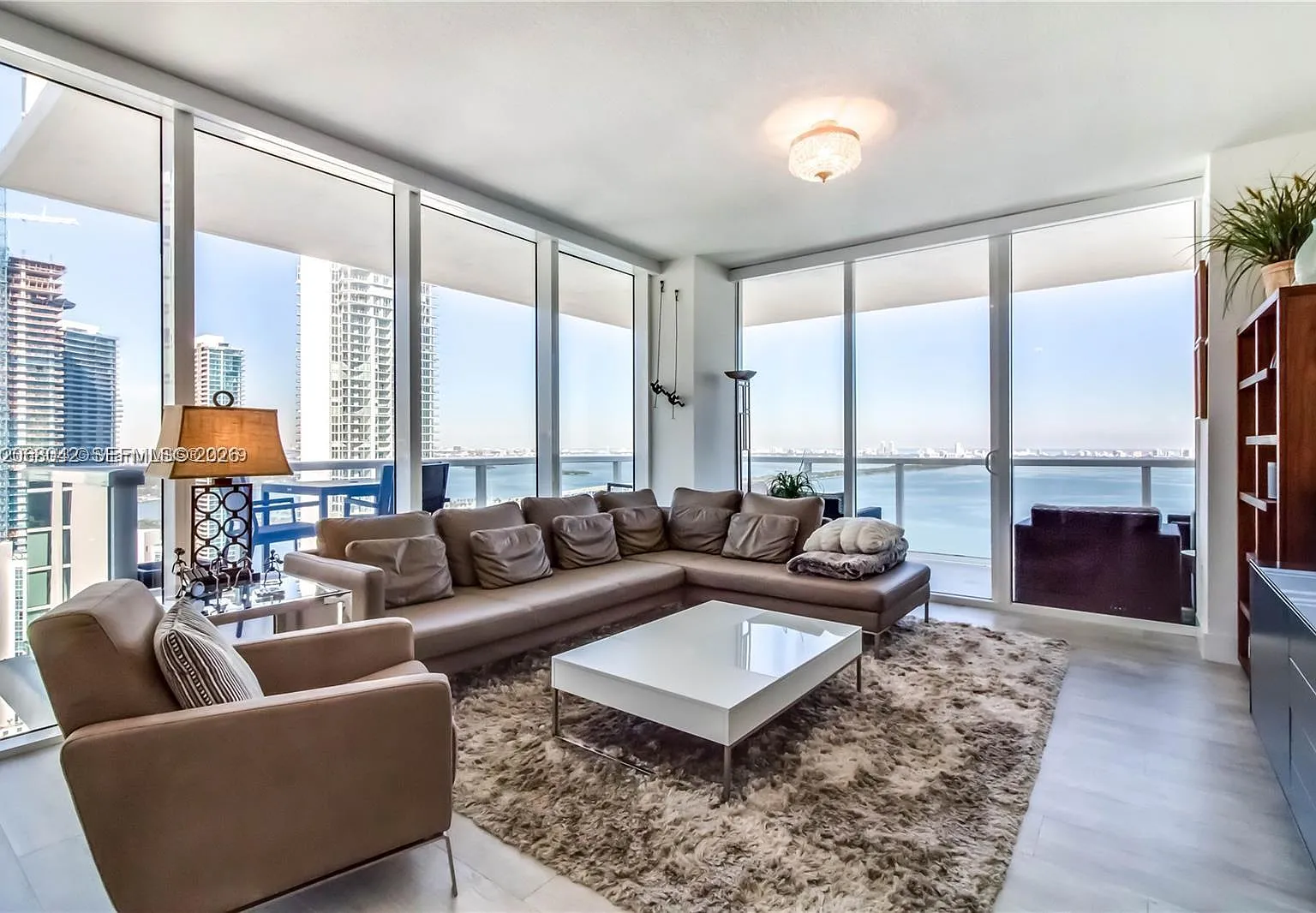 Bay House Condo — Photo 1