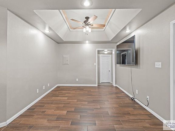 4th image of 102 W 10th St