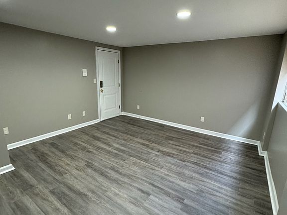 5th image of 1010 Winfield Ave APT 5