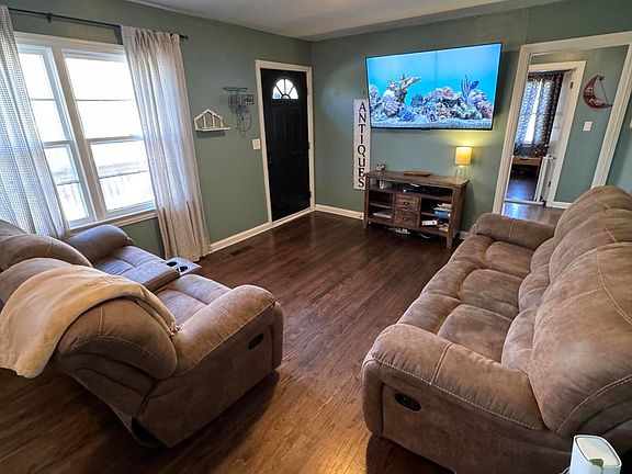 5th image of 43 Park Dr