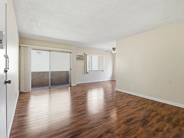 1475 S Wooster St #4 — Photo 15