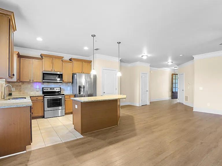 174 Woodhaven Way — Photo 4