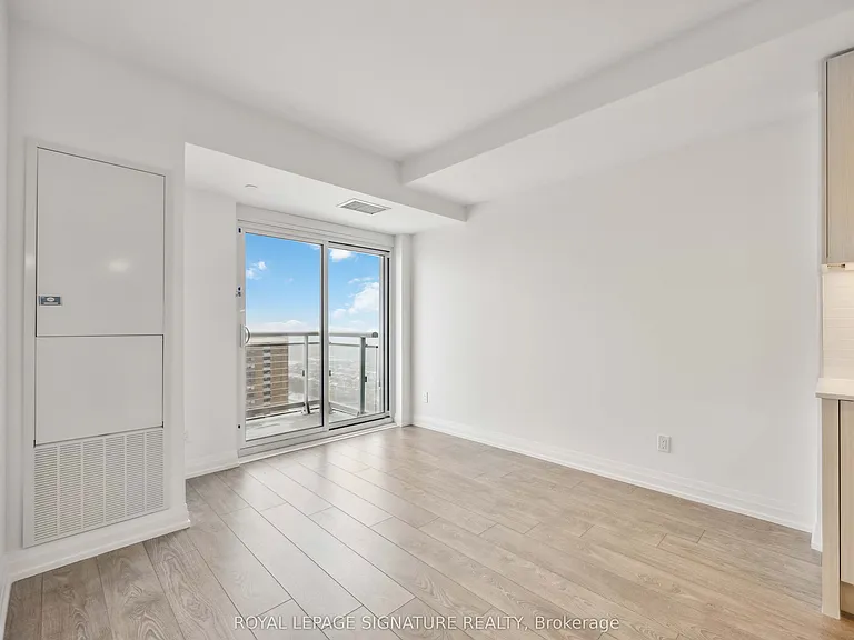 286 Main St #2405 — Photo 8