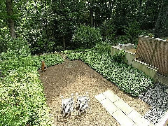 4th image of 200 Orchard Hills Dr