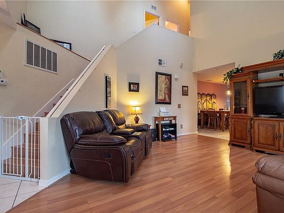 5th image of 6020 Mission Dr
